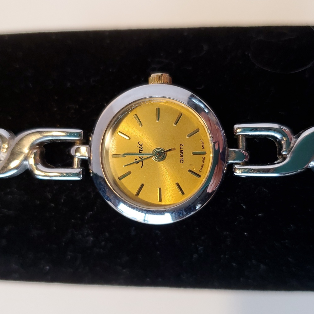 Vintage Sonic Quartz Watch Gold and Silver Tone